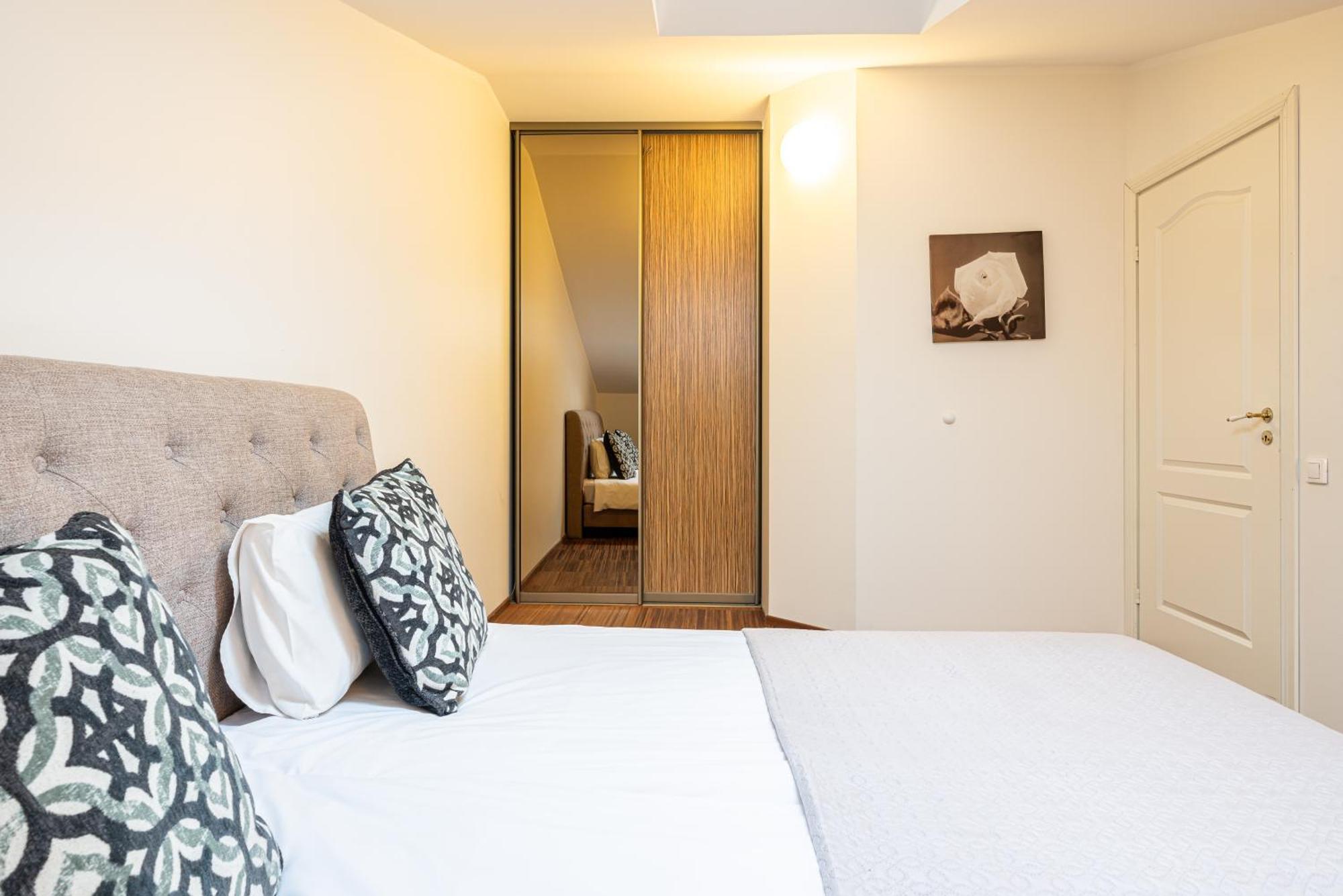 Lägenhetshotell Yoga 4*